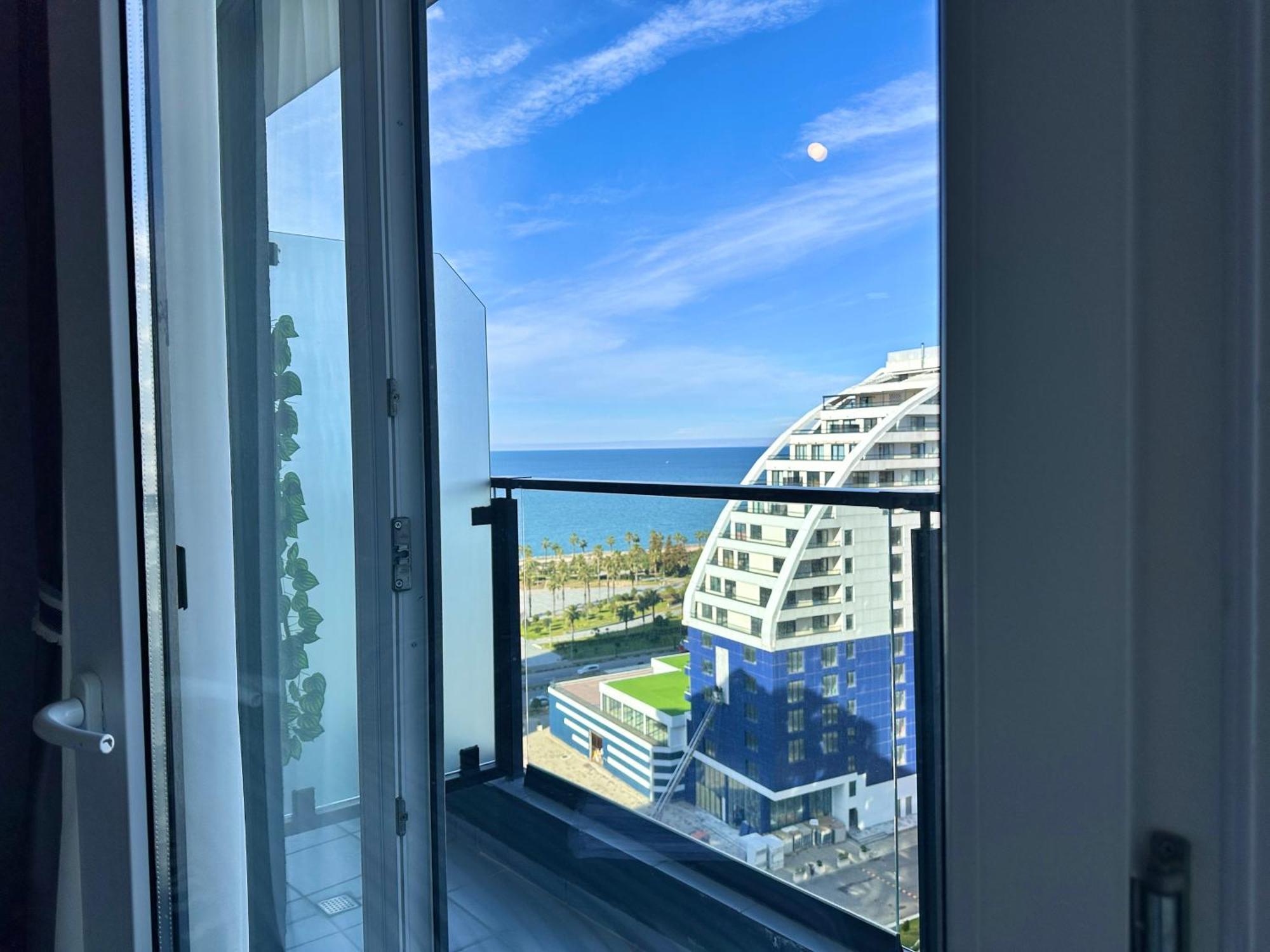 Batumi Boulevard Resort Habitación foto